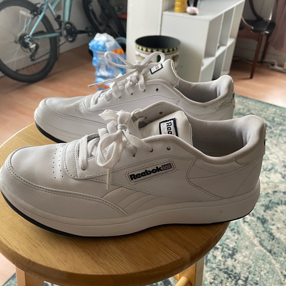 Barely worn Reebok shoes.